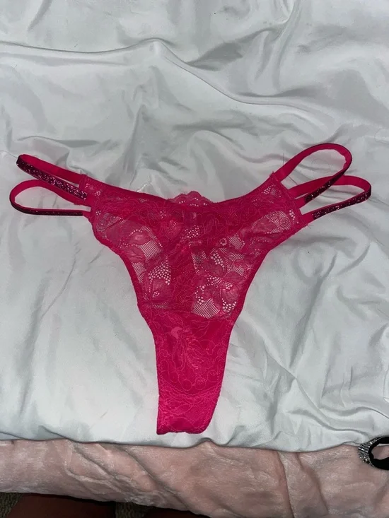 Victoria’s Secret Rhinestone Strap Thong Size Large - Picture 1 of 3